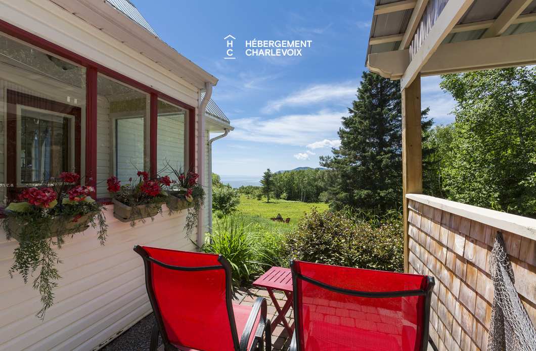 COU-85 - Charming home in the heights of Charlevoix