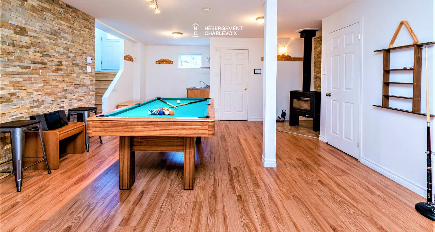 ACC-38 - Chalet à Petite-Rivière-St-François avec spa et vue sur le fleuve et les montagnes.