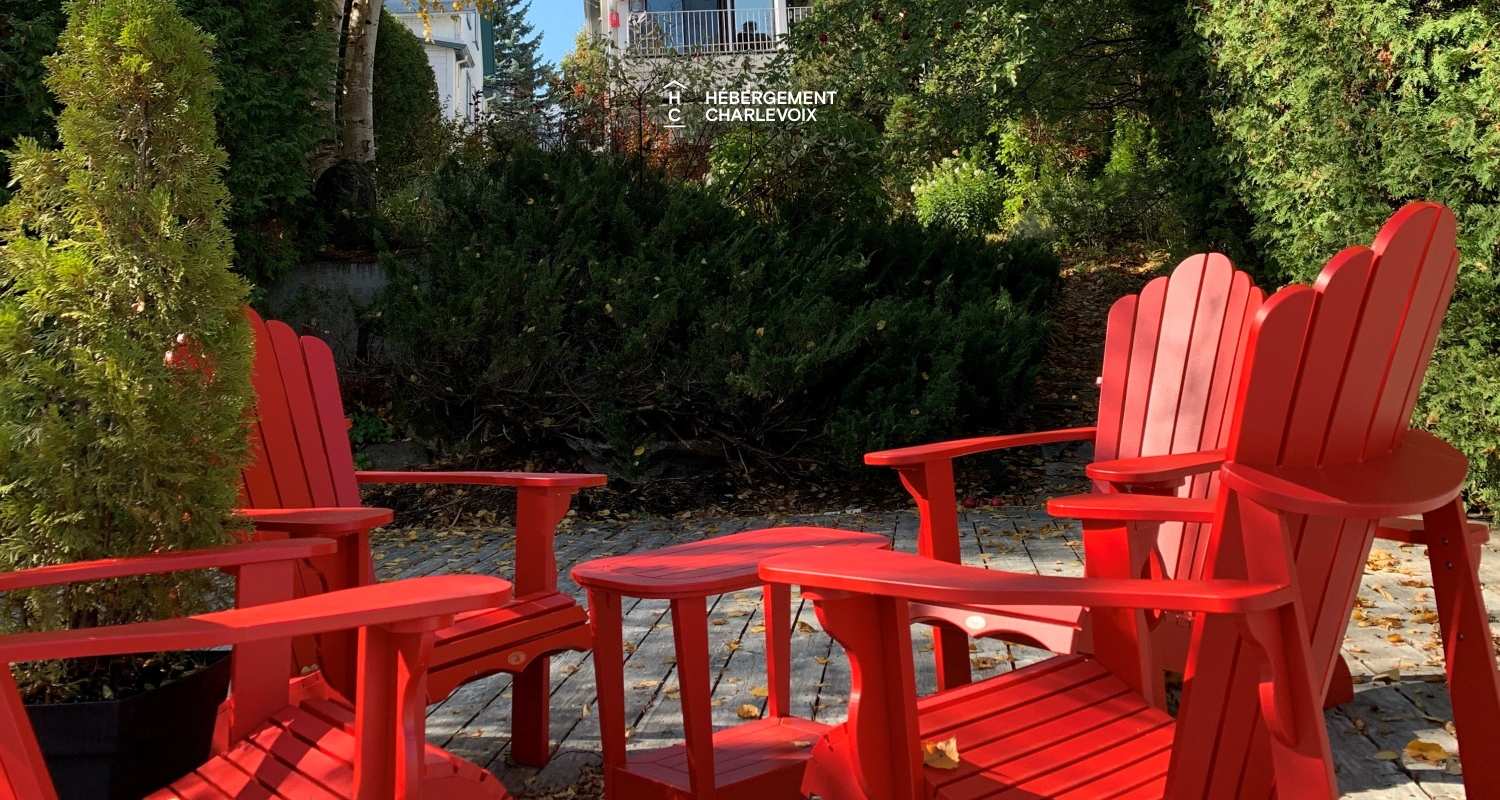 ALC-28 - Pretty apartment located on one of Charlevoix's loveliest streets.