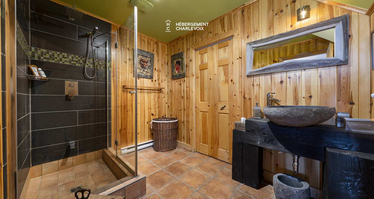 AMA-2 - Équilibre parfait entre moderne et rustique.