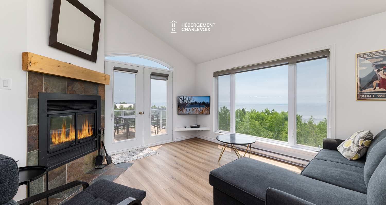 ANC-25-2 - Se hissant majestueusement entre le fleuve et les montagnes!