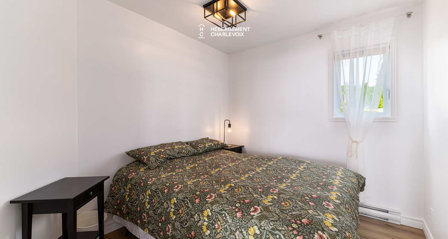 ANC-25-2 - Se hissant majestueusement entre le fleuve et les montagnes!