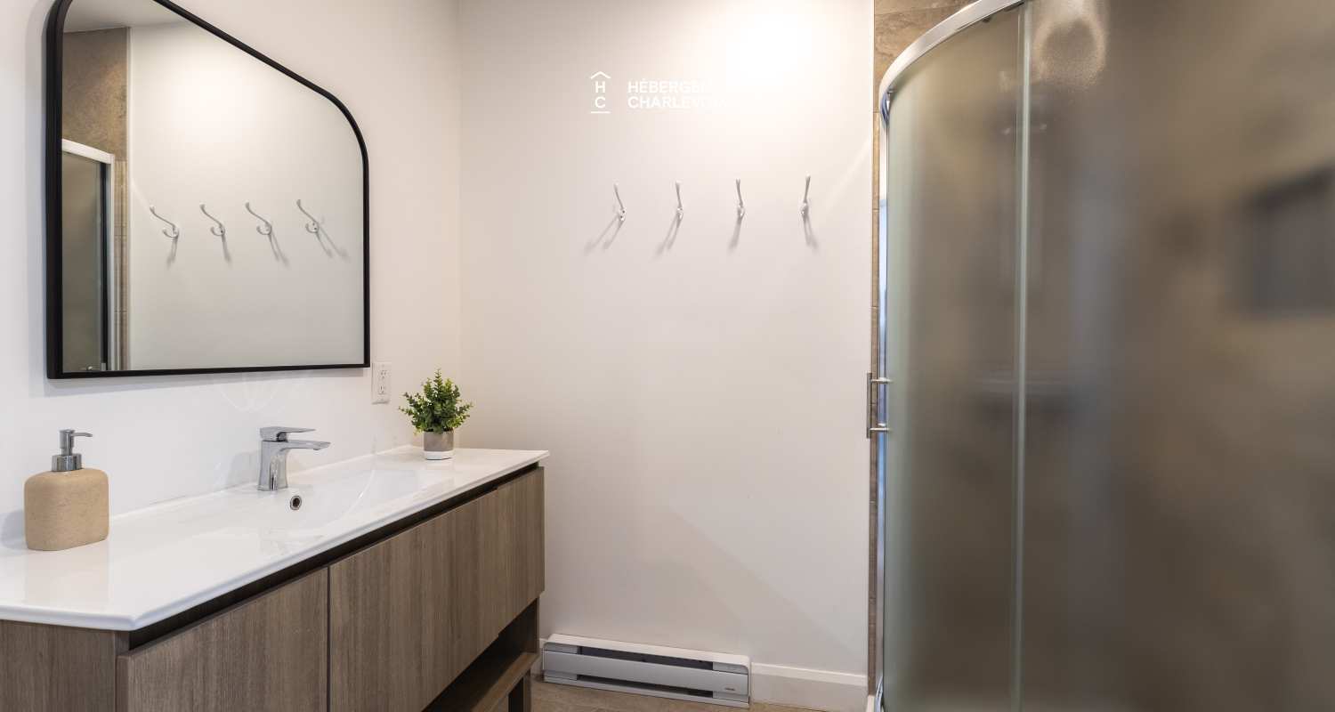 ANG-298 - Escapade in a relaxing and woody atmosphere