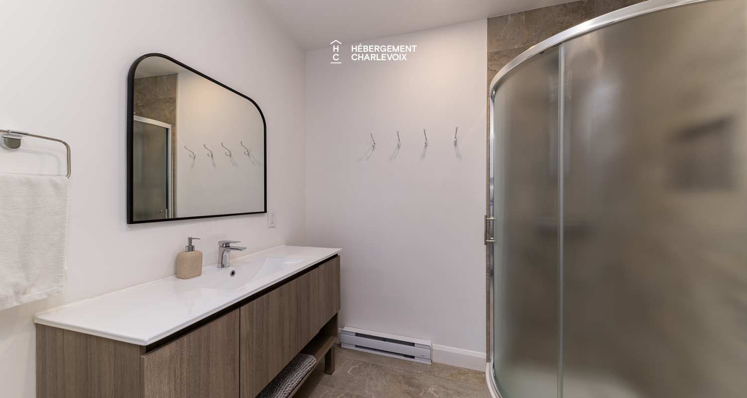 ANG-298 - Escapade in a relaxing and woody atmosphere