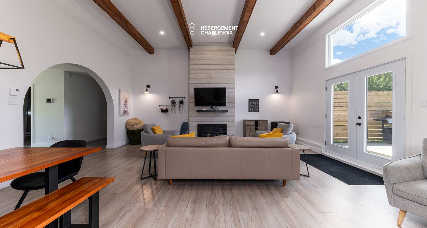 ANG-298 - Escapade in a relaxing and woody atmosphere