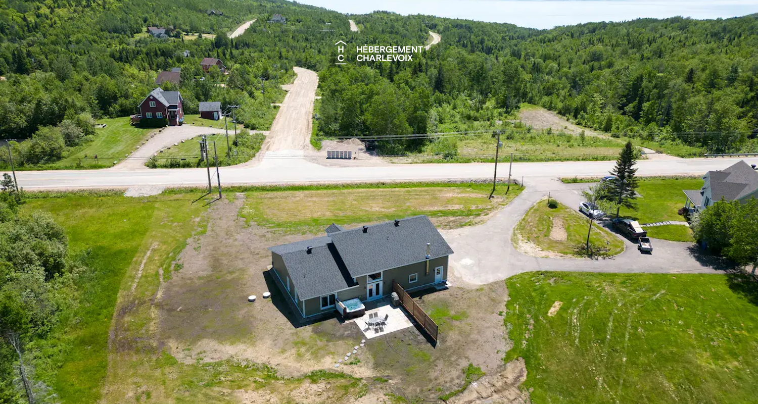 ANG-298 - Escapade in a relaxing and woody atmosphere