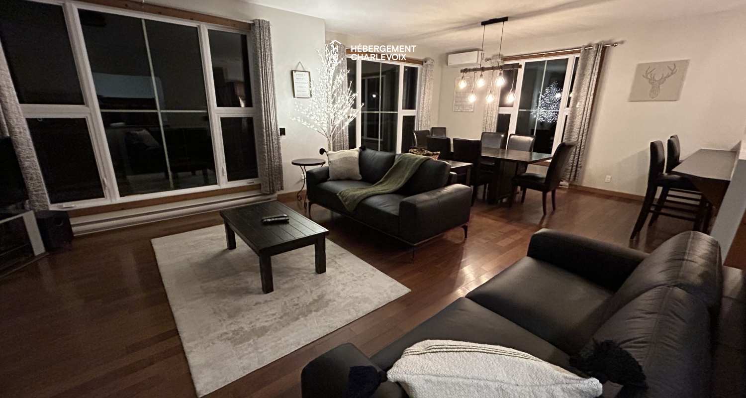 ANO-121B - À 10 minutes du Massif avec vue sur le fleuve St-Laurent!