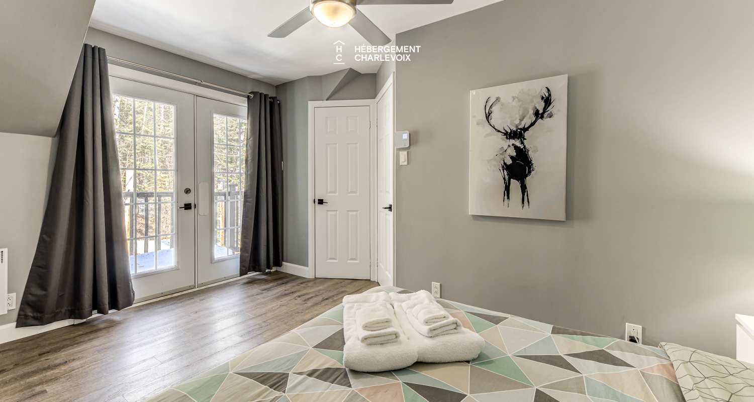 AST-47 - Swimming pool, spa and view of the St. Lawrence River!