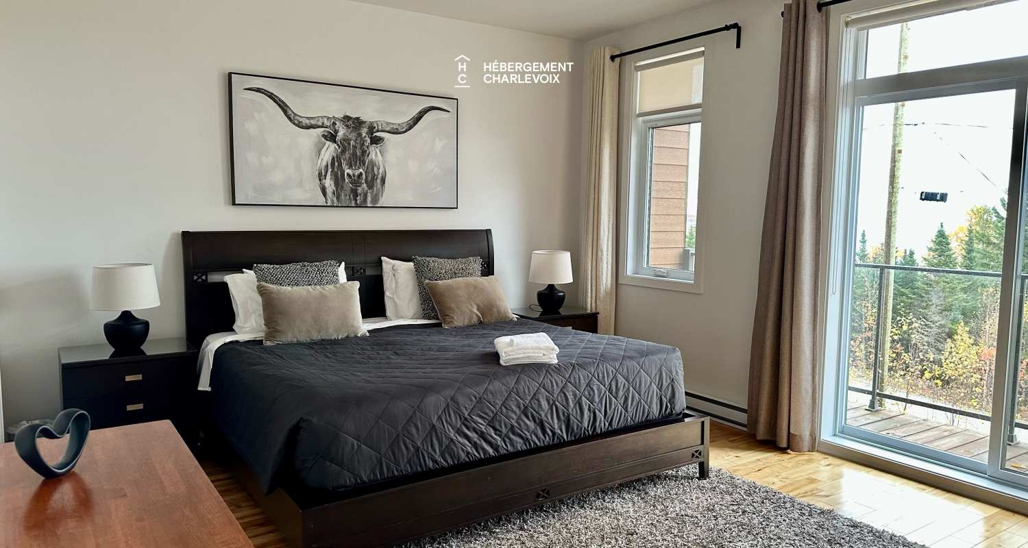 AUB-150 - Vue majestueuse sur le fleuve et le massif de Charlevoix