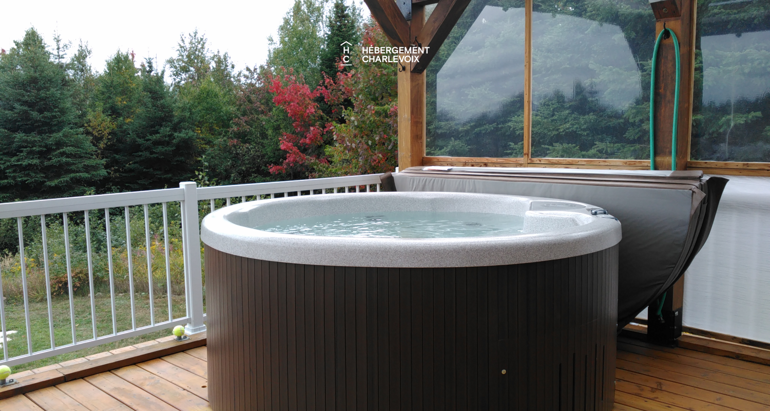 BAR-17 - An outside spa for the four seasons