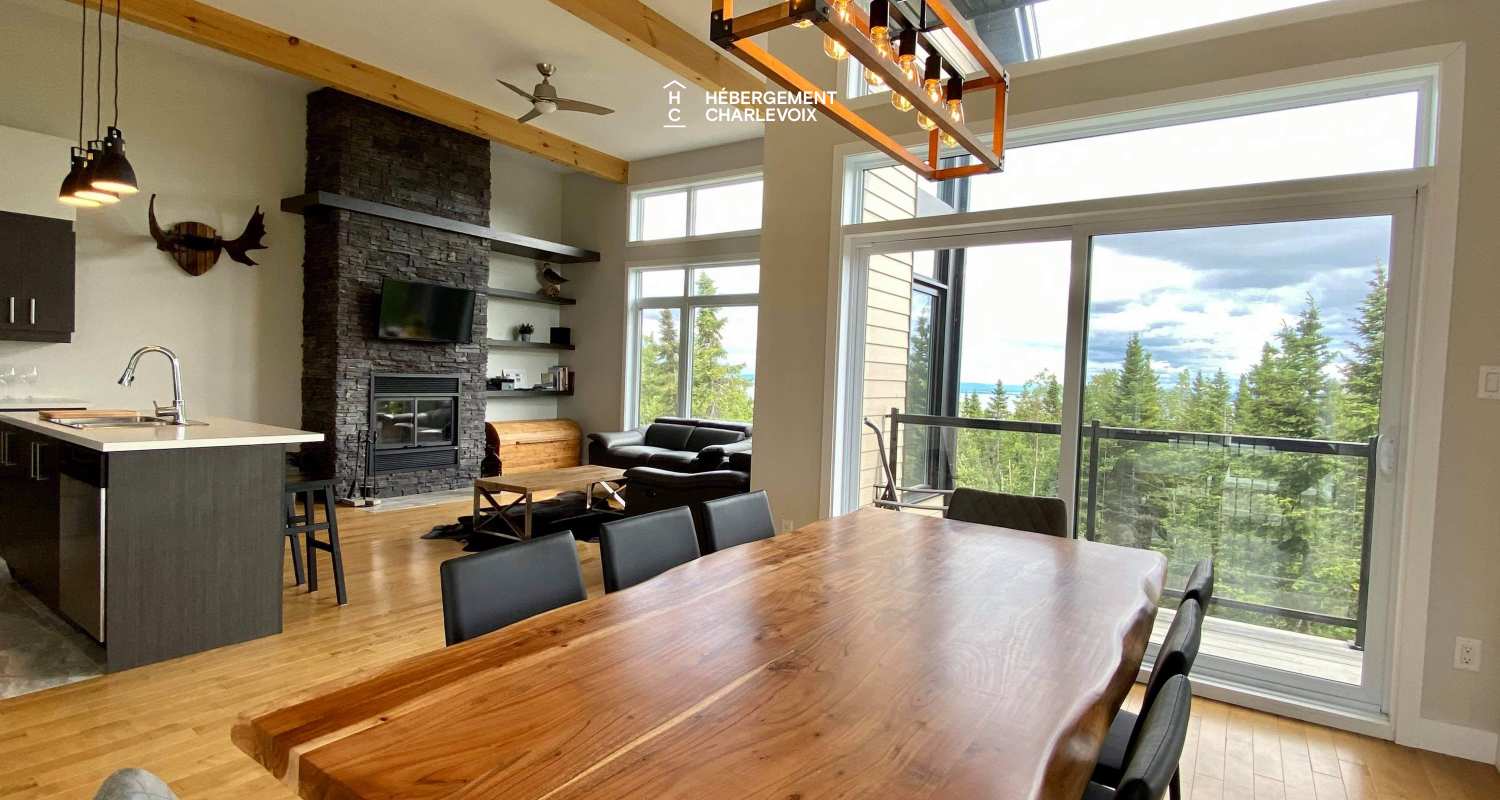 BLT-8 - Mountains and the St. Lawrence River as companion