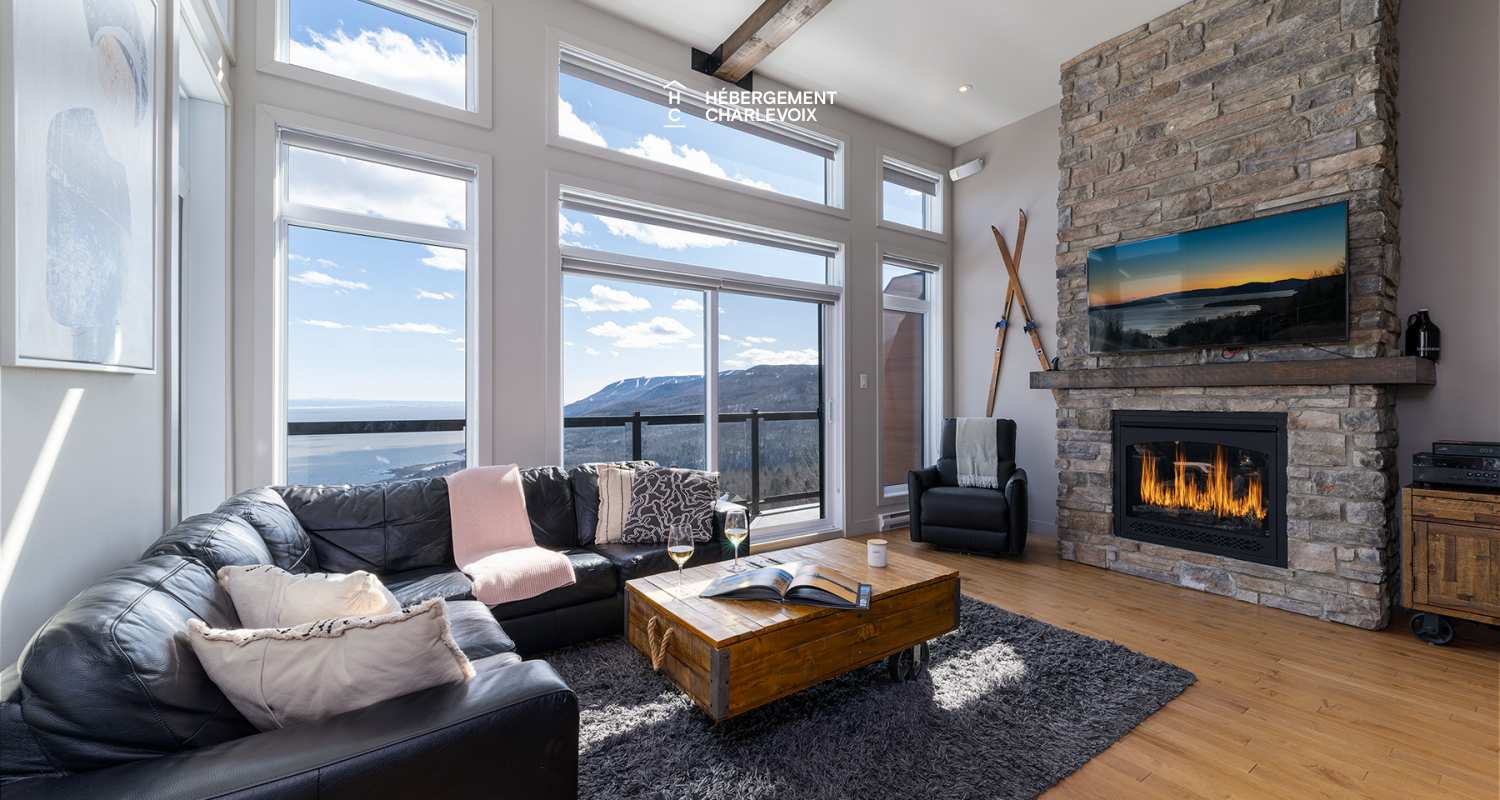 BRI-43 - A panoramic view on the river and the mountains