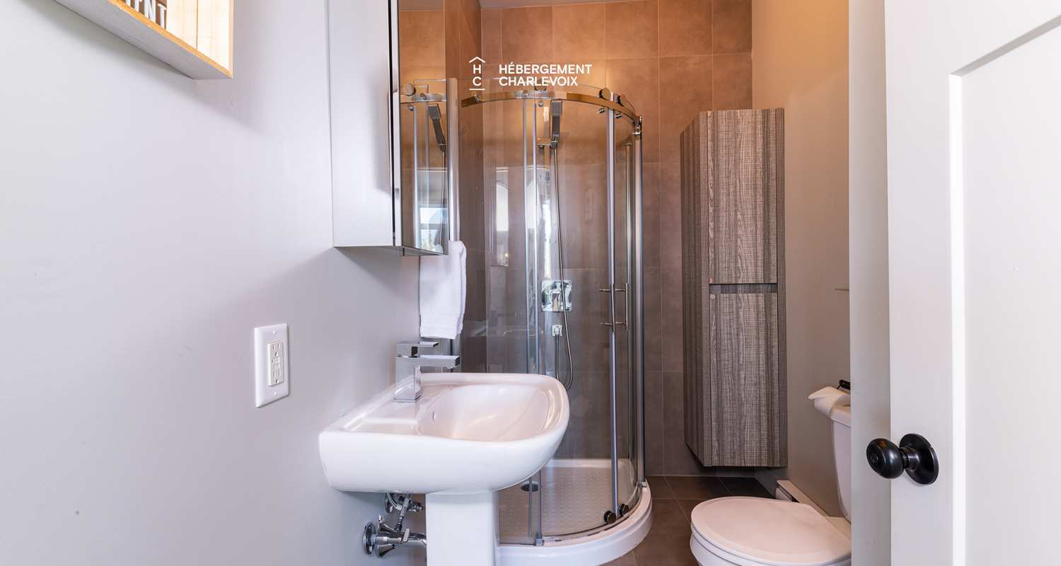 BRI-43 - A panoramic view on the river and the mountains