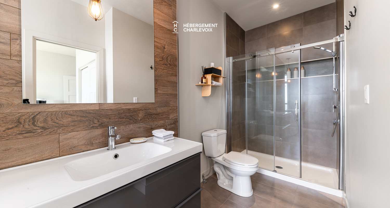 BRI-43 - A panoramic view on the river and the mountains