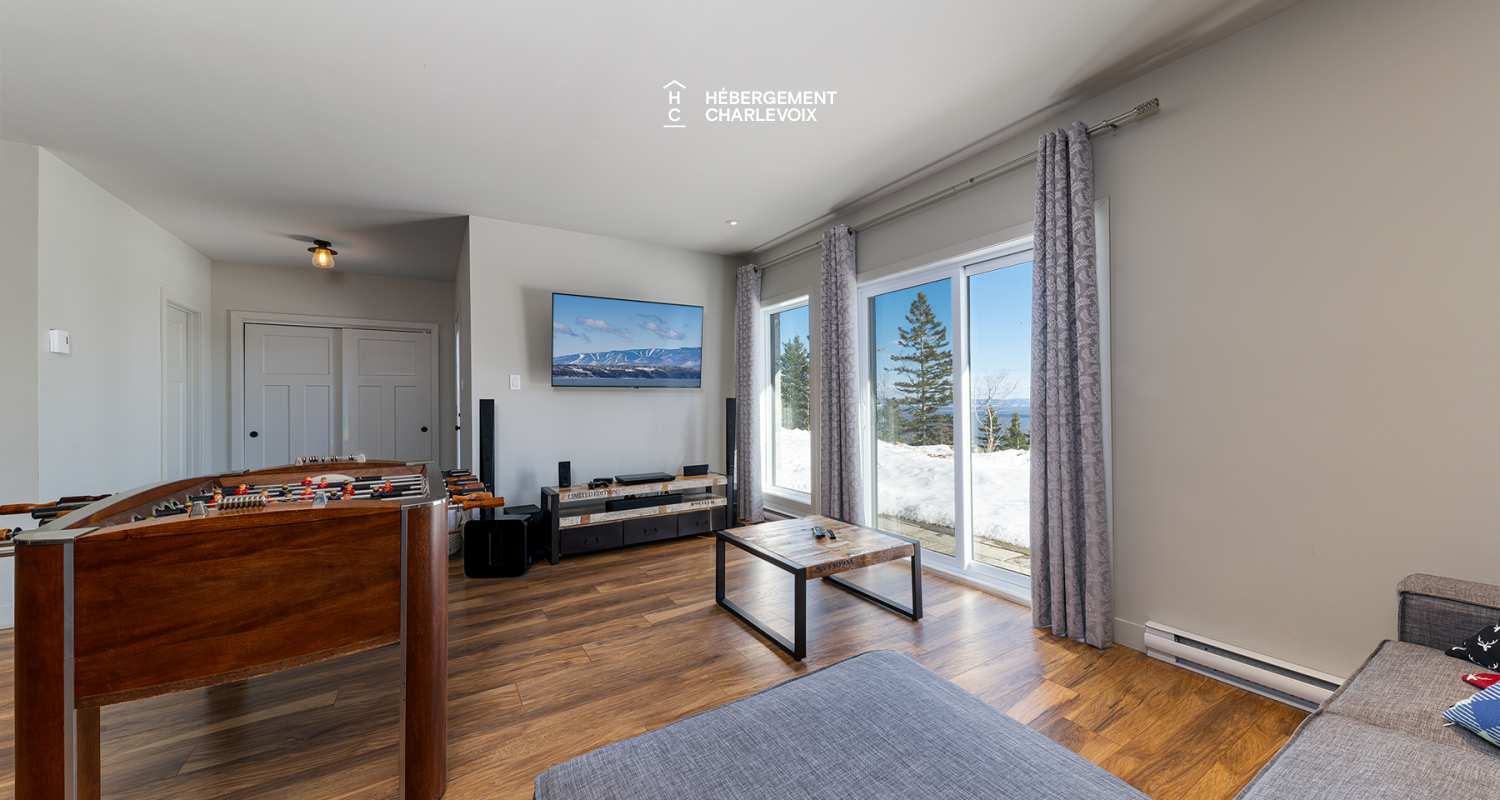 BRI-43 - A panoramic view on the river and the mountains