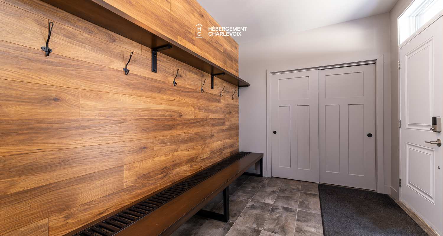 BRI-43 - A panoramic view on the river and the mountains