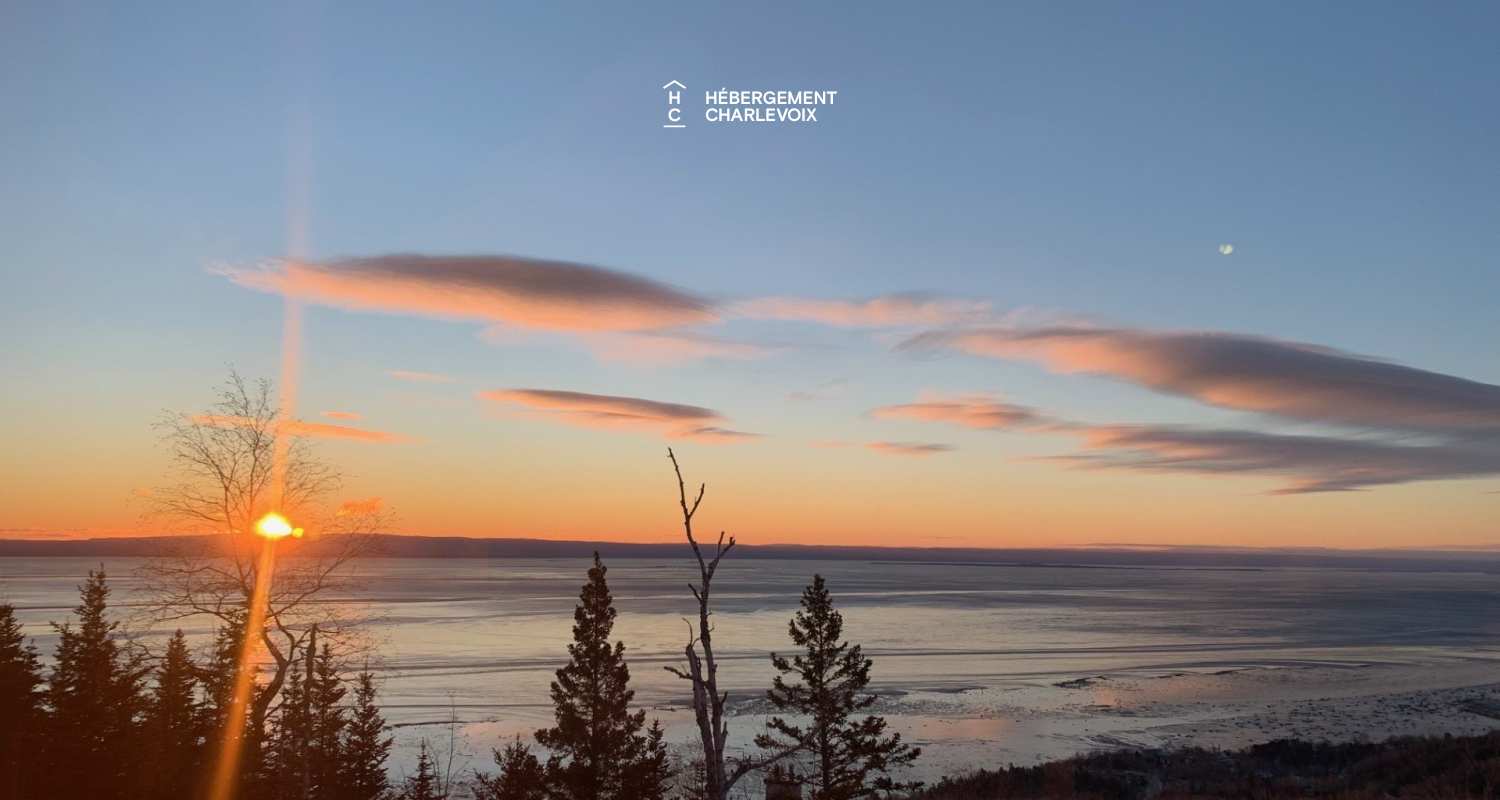 BRI-43 - A panoramic view on the river and the mountains