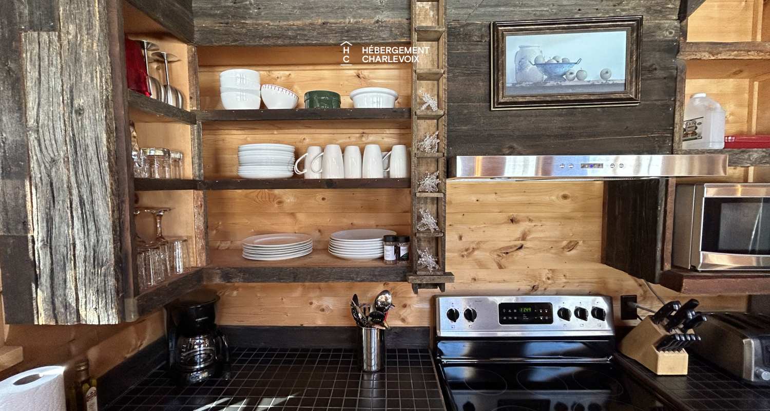 CAB-10 - LOCATED 500 M FROM THE MONT GRAND-FONDS SKI RESORT