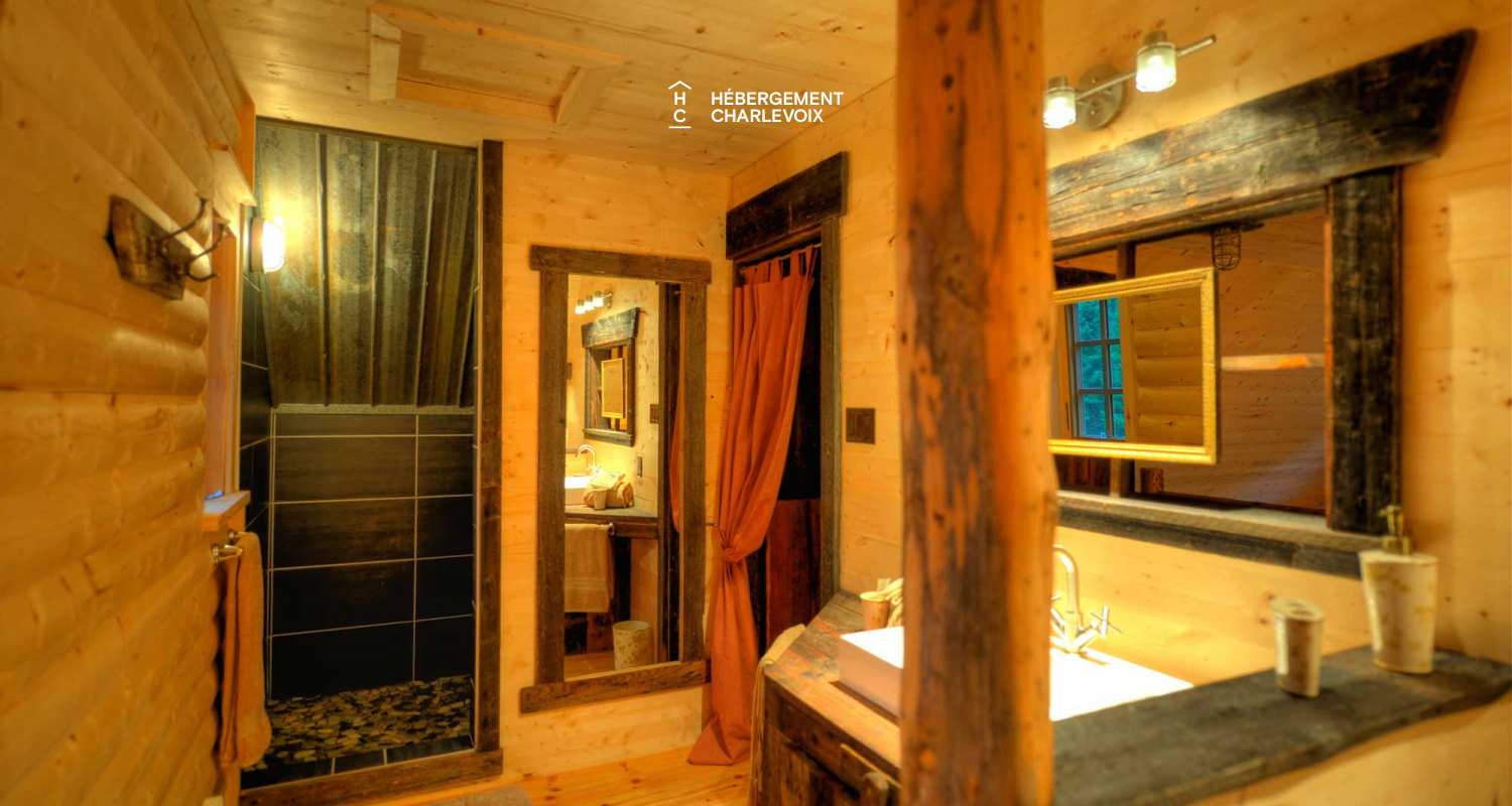 CAB-10 - LOCATED 500 M FROM THE MONT GRAND-FONDS SKI RESORT