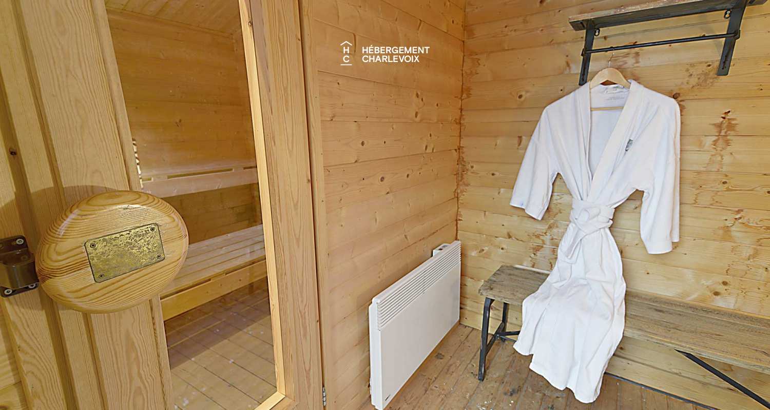 CAB-10 - LOCATED 500 M FROM THE MONT GRAND-FONDS SKI RESORT