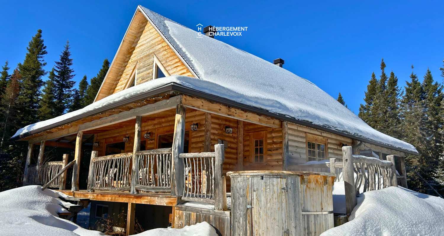 CAB-20 - Très grand chalet en demi-bois rond au coeur de la forêt canadienne.