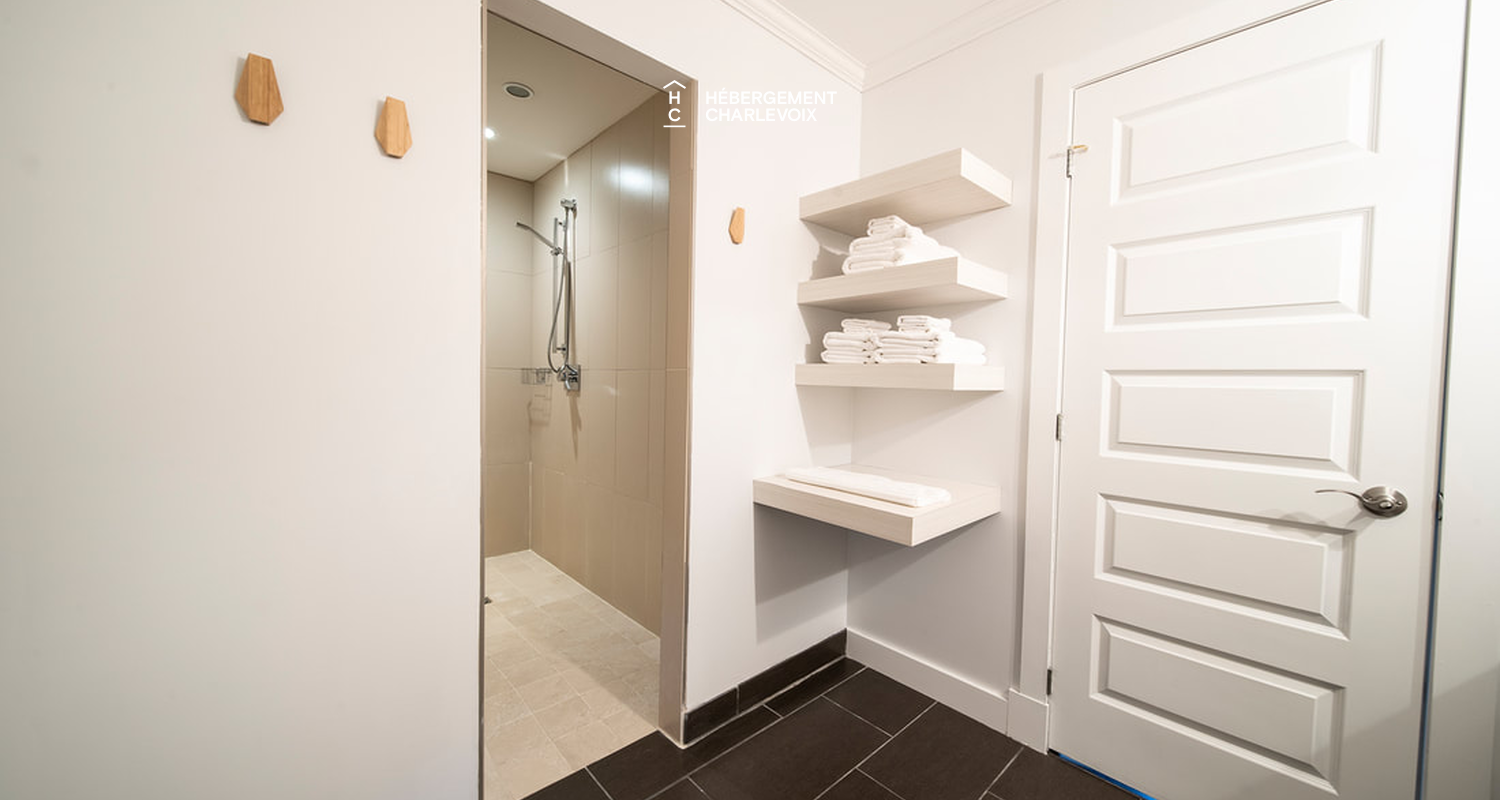 CDS-410 - Splendid terrace flirting with the mountain