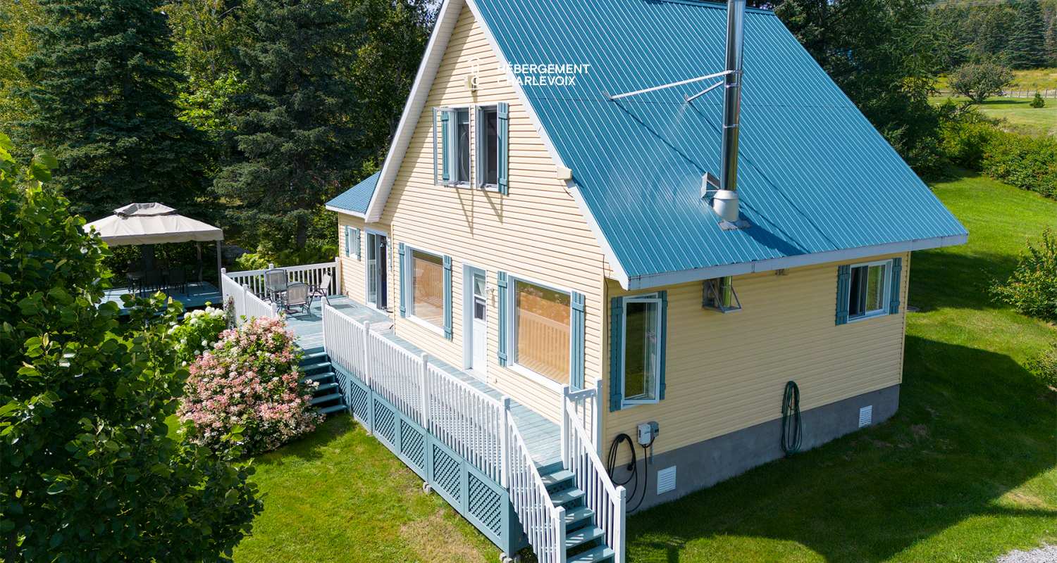 CHA-10 - NOUVEAU...À proximité du Massif aux abords d'un lac