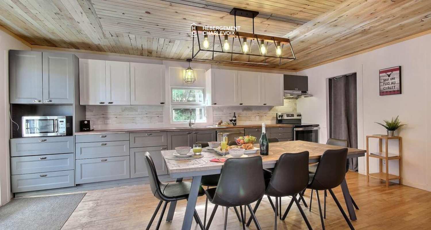 CHIC-1066 - Près du Massif et de la plage de Petite-Rivière St-François