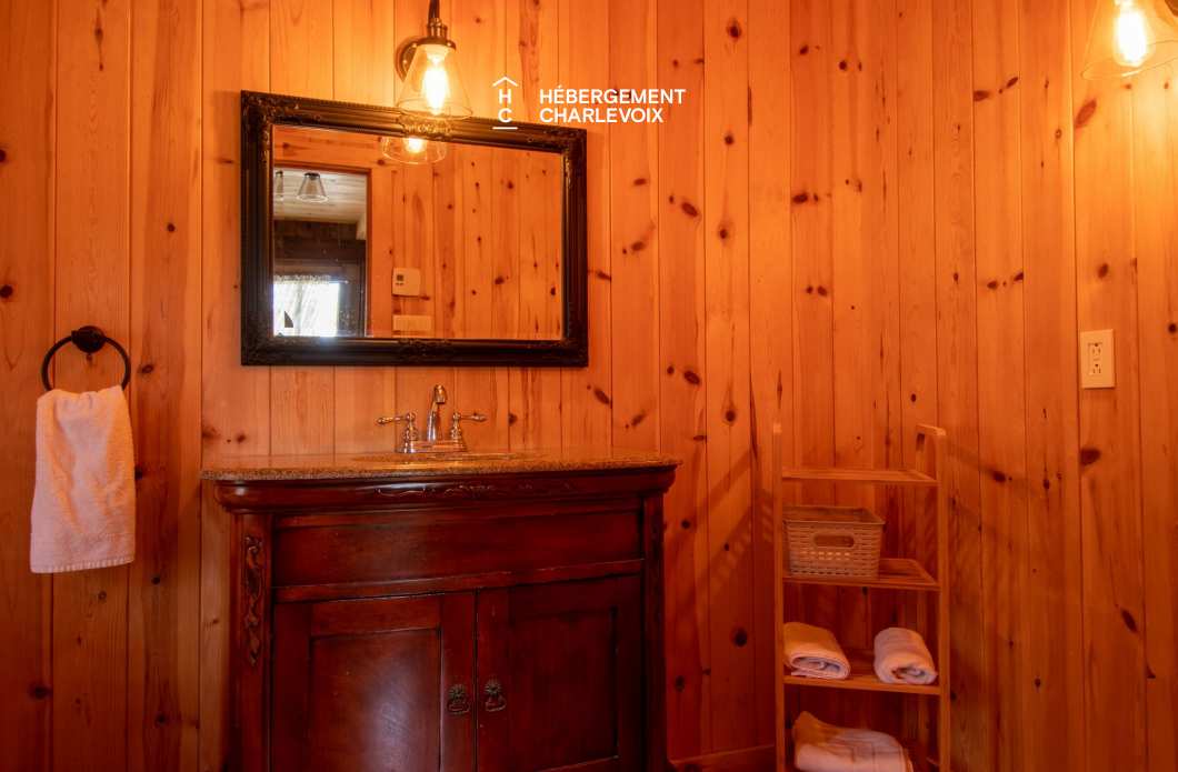 CHIC-35 - An erstwhile charming cottage in the heart of the hinterland of Charlevoix