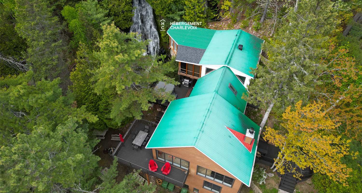 CHU-35 - A charming little waterfall to go with the spa