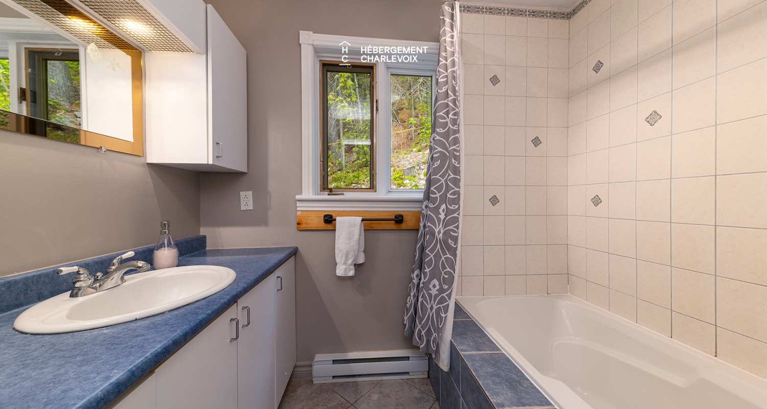 CHU-35 - A charming little waterfall to go with the spa