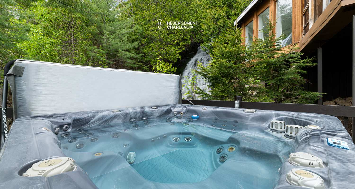 CHU-35 - A charming little waterfall to go with the spa