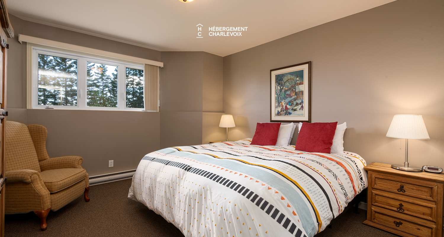 CIN-57-1 - Grand chalet avec 2 unités confortables avec vue sur le fleuve!