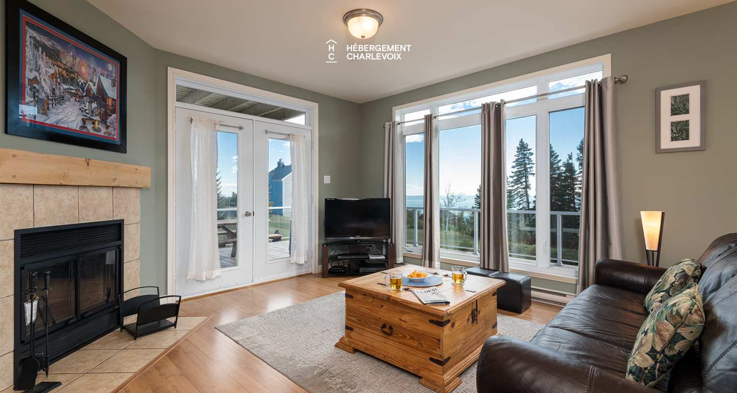 CIN-57-1 - Grand chalet avec 2 unités confortables avec vue sur le fleuve!