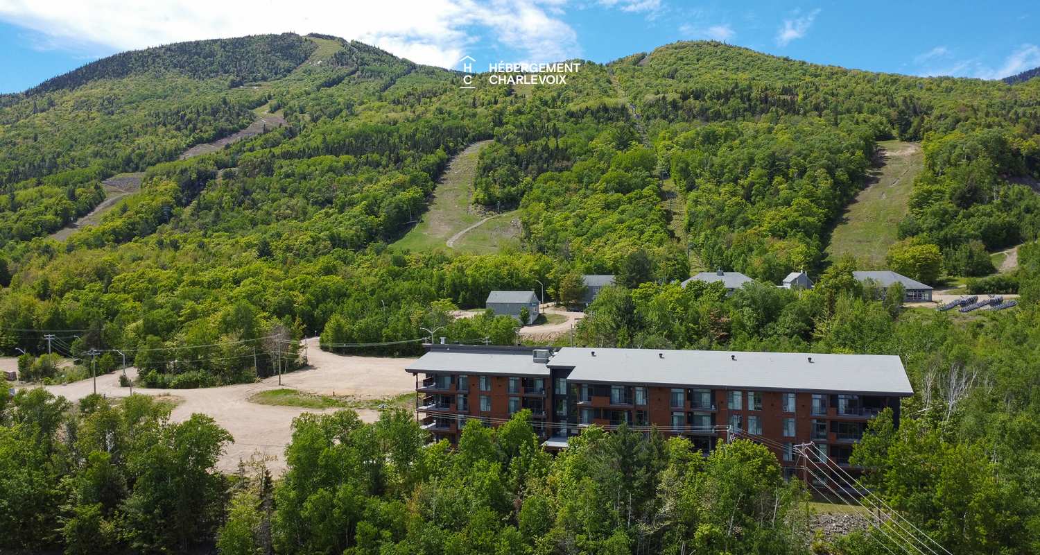 Cache 3 chambres, 1 lit King, 1 lit Queen, 2 lits simples superposés, 1 divan-lit - unité de coin, Rez-de-chaussée - 1 à 8 personnes - Situé à moins 200 mètres du télésiège