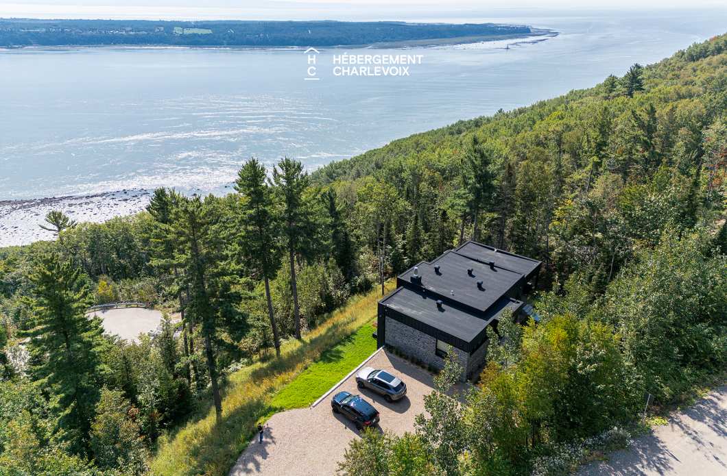 DAM-330 - Breathtaking view of the St. Lawrence River.