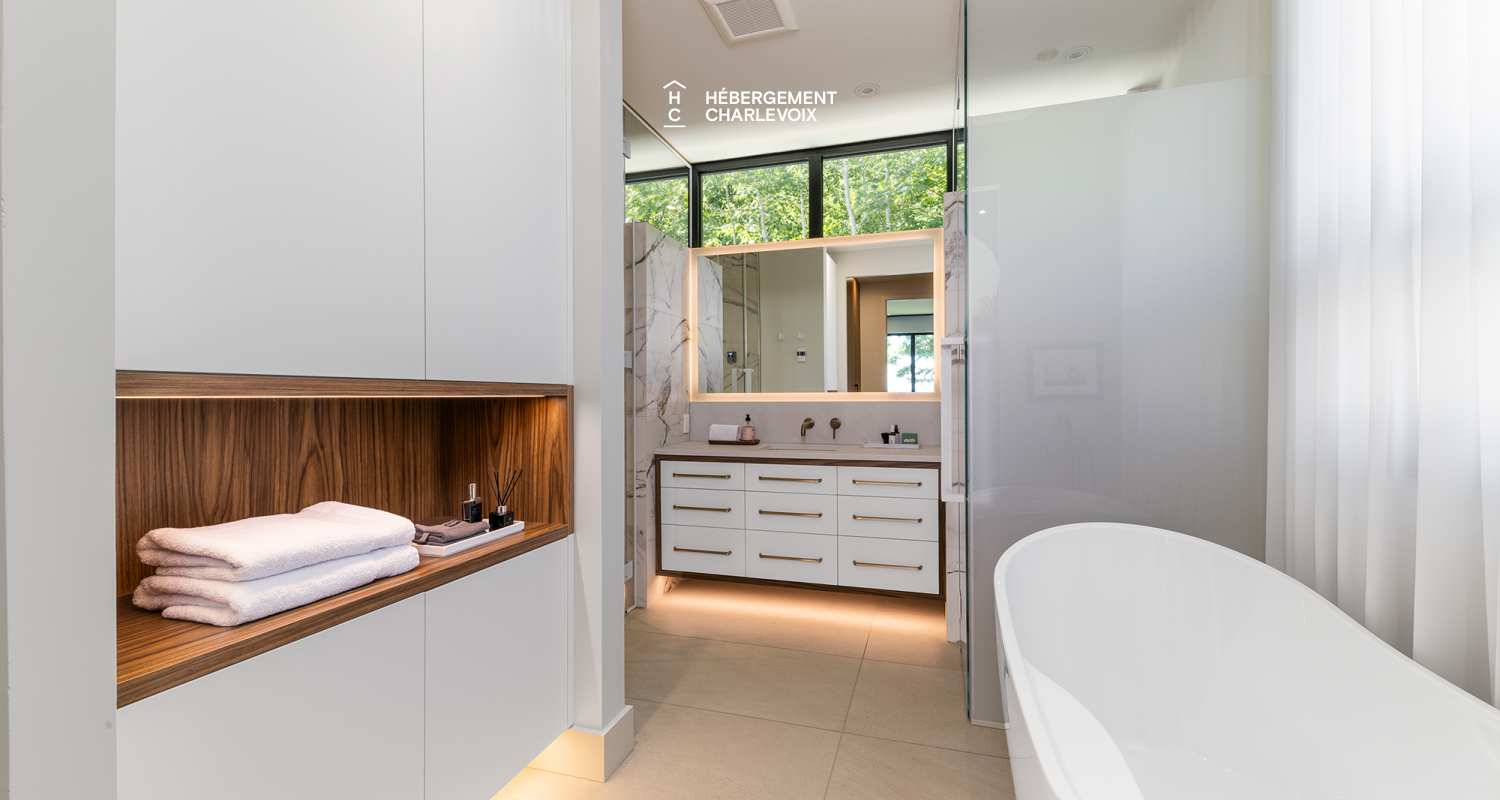 DAM-330 - Breathtaking view of the St. Lawrence River.