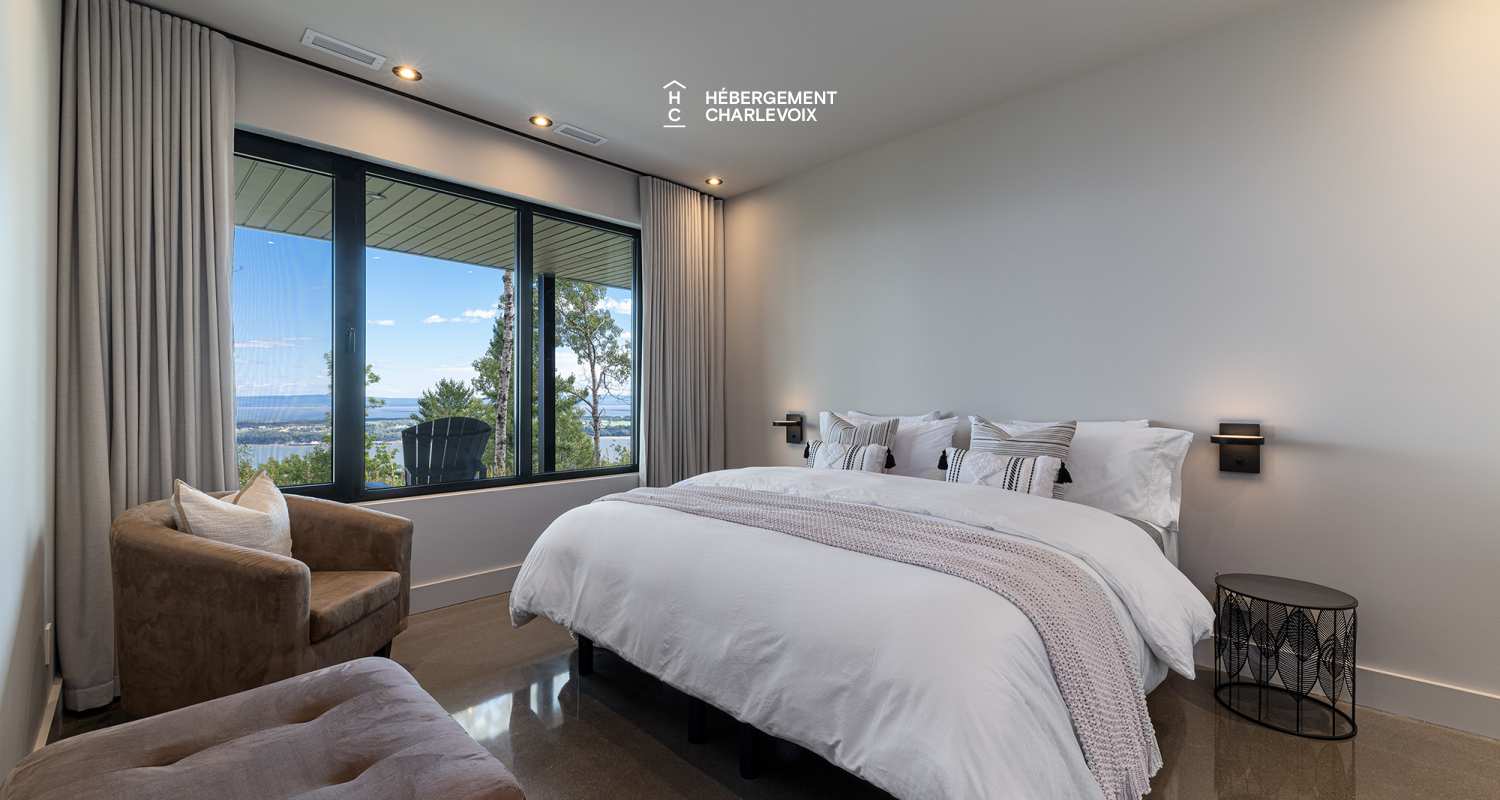 DAM-330 - Breathtaking view of the St. Lawrence River.