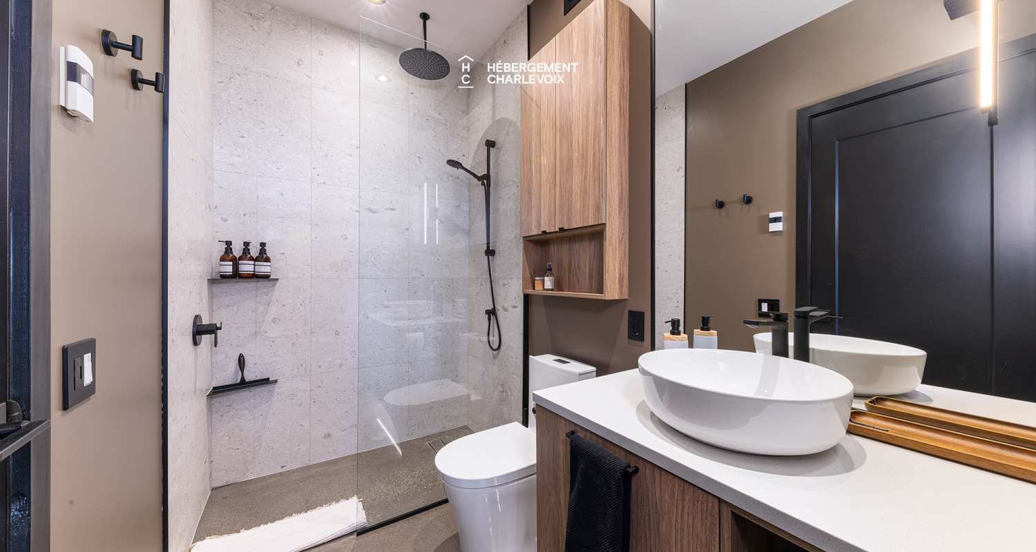 DAM-330 - Breathtaking view of the St. Lawrence River.