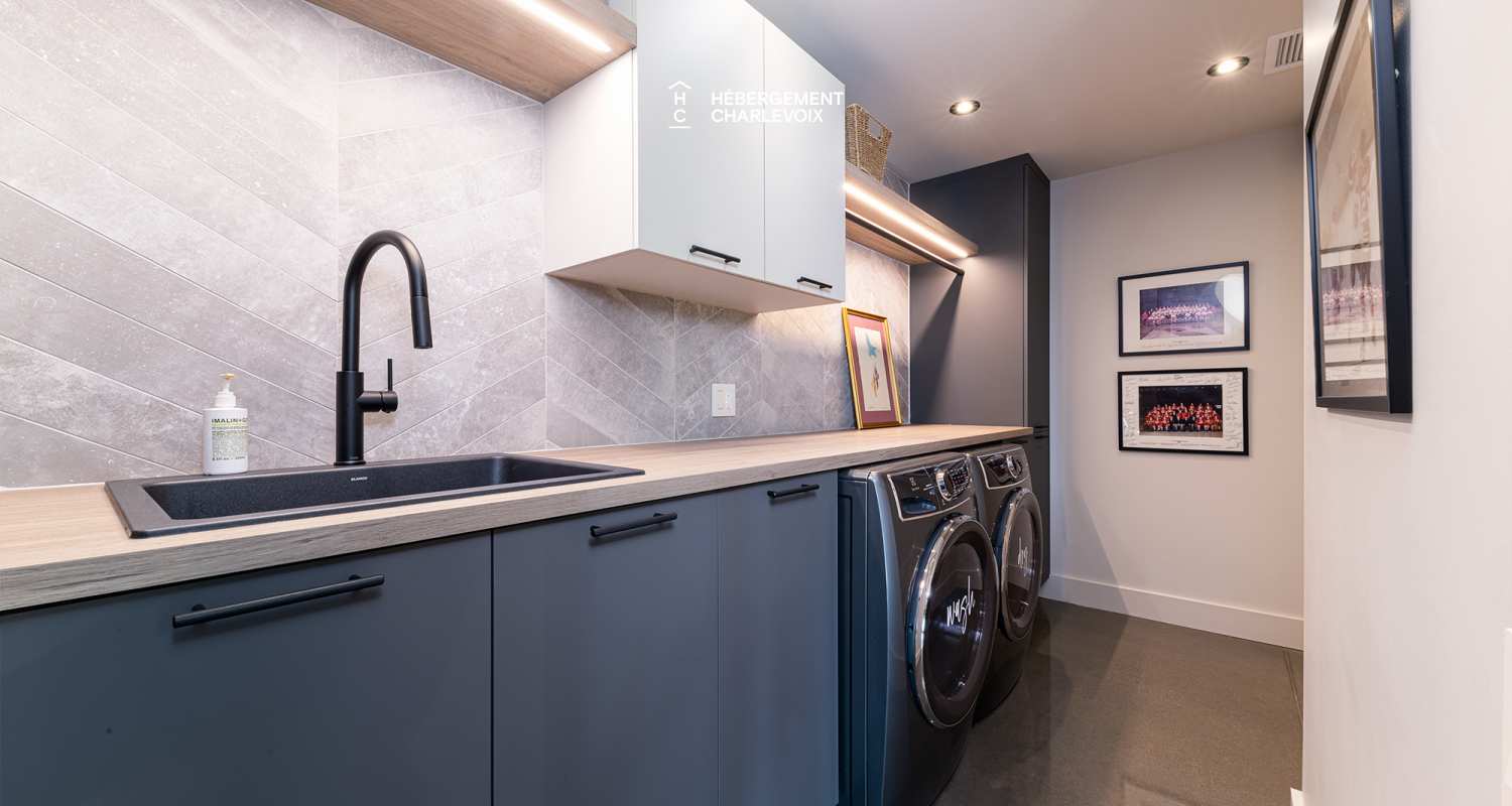 DAM-330 - Breathtaking view of the St. Lawrence River.