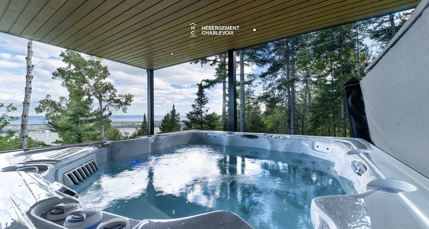 DAM-330 - Breathtaking view of the St. Lawrence River.