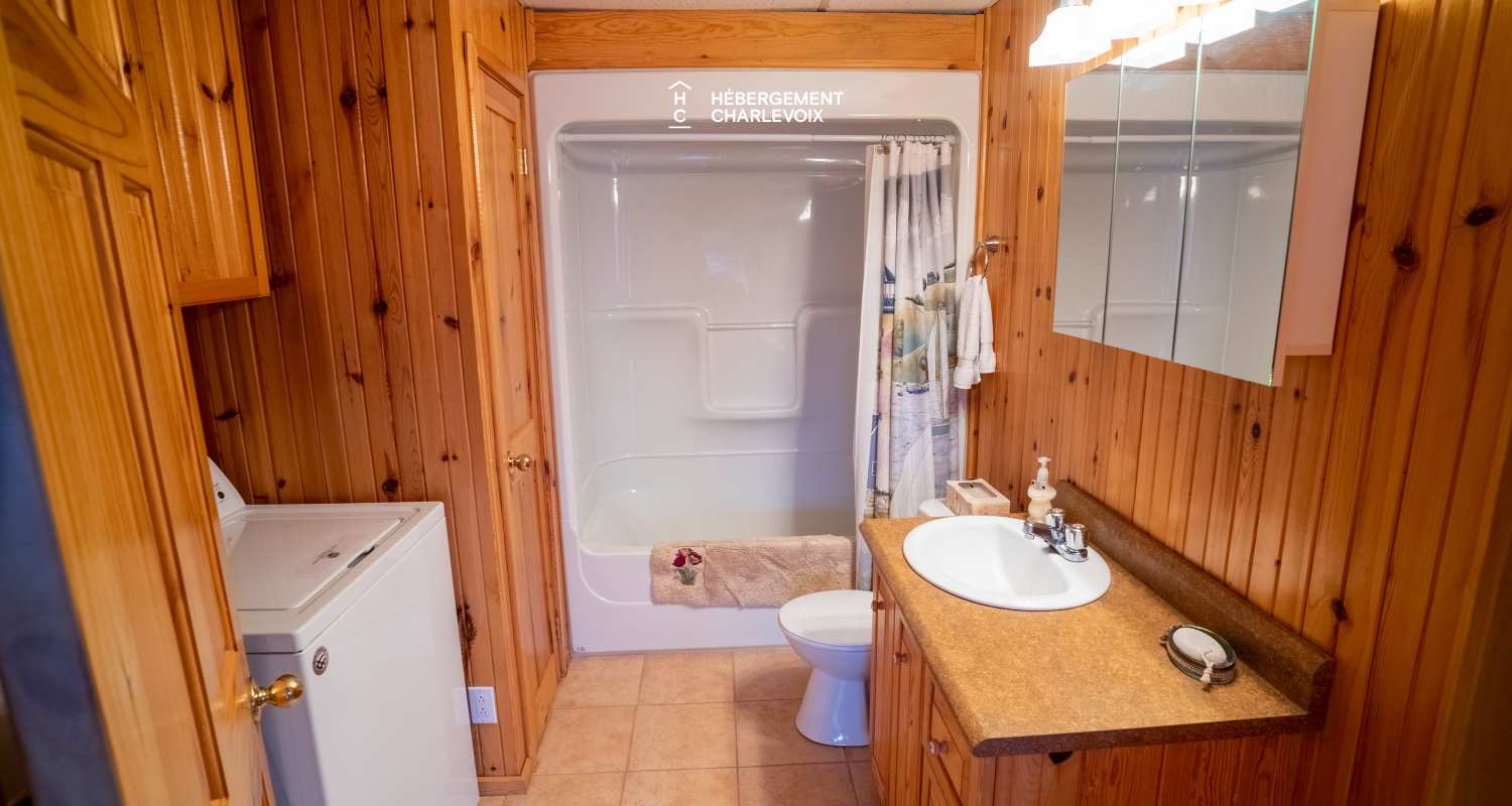 DOU-280 - Charmant chalet surplombant la plage de Baie-Saint-Paul