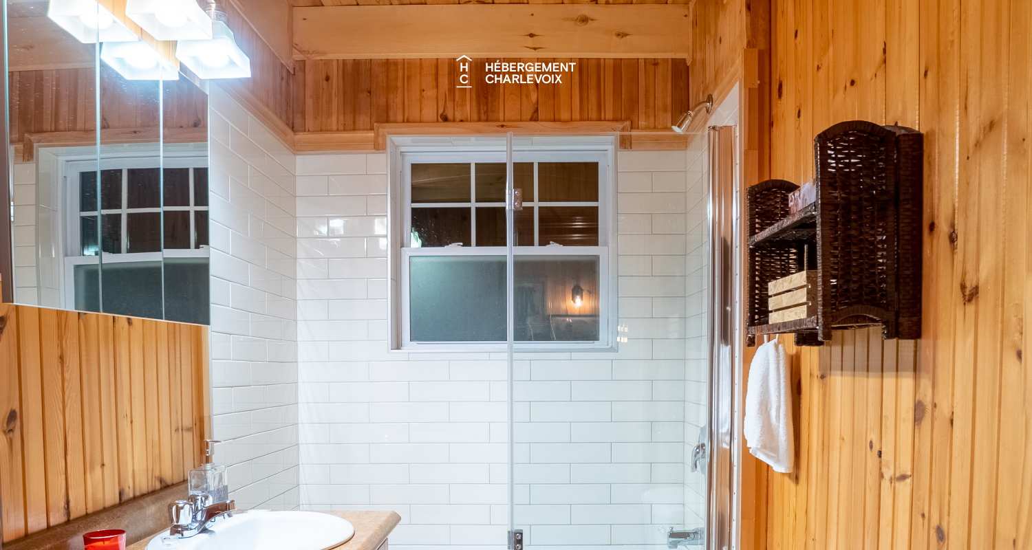 DOU-280 - Charmant chalet surplombant la plage de Baie-Saint-Paul