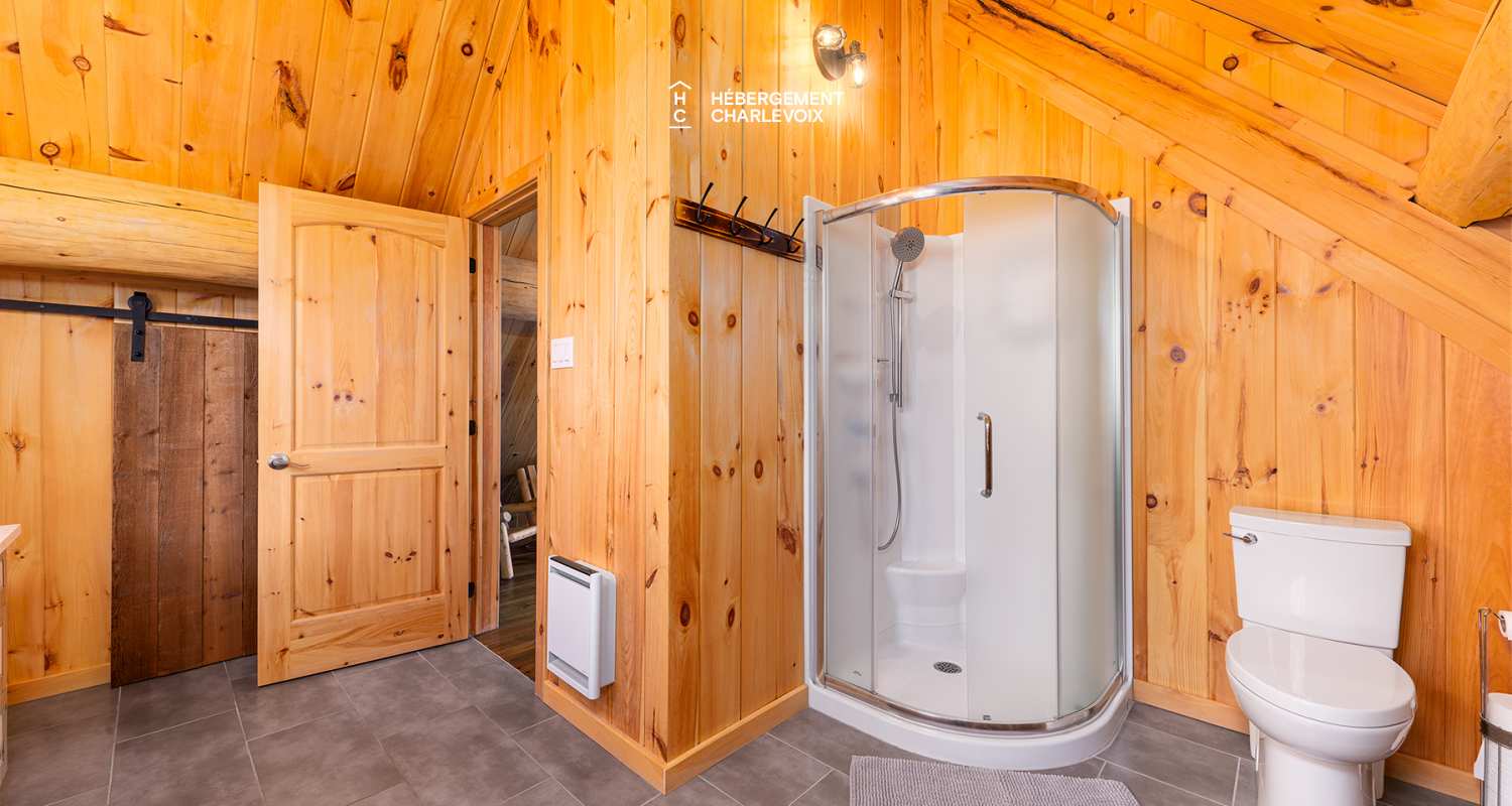 DUC-24 - Chalet en bois rond pour 18 personnes