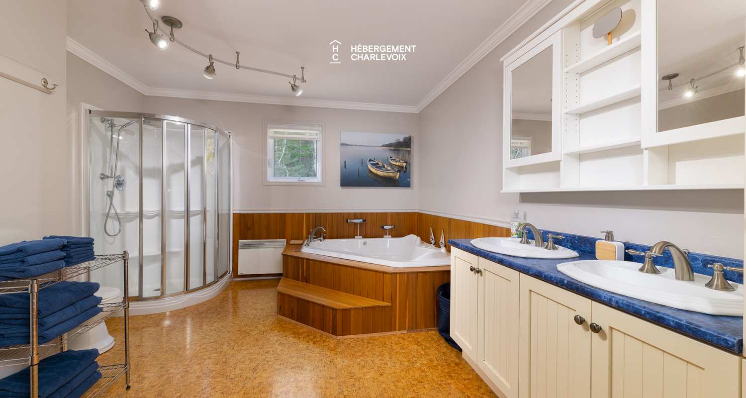 EAU- 318 - The view is magnificent on the St-Lawrence River!!