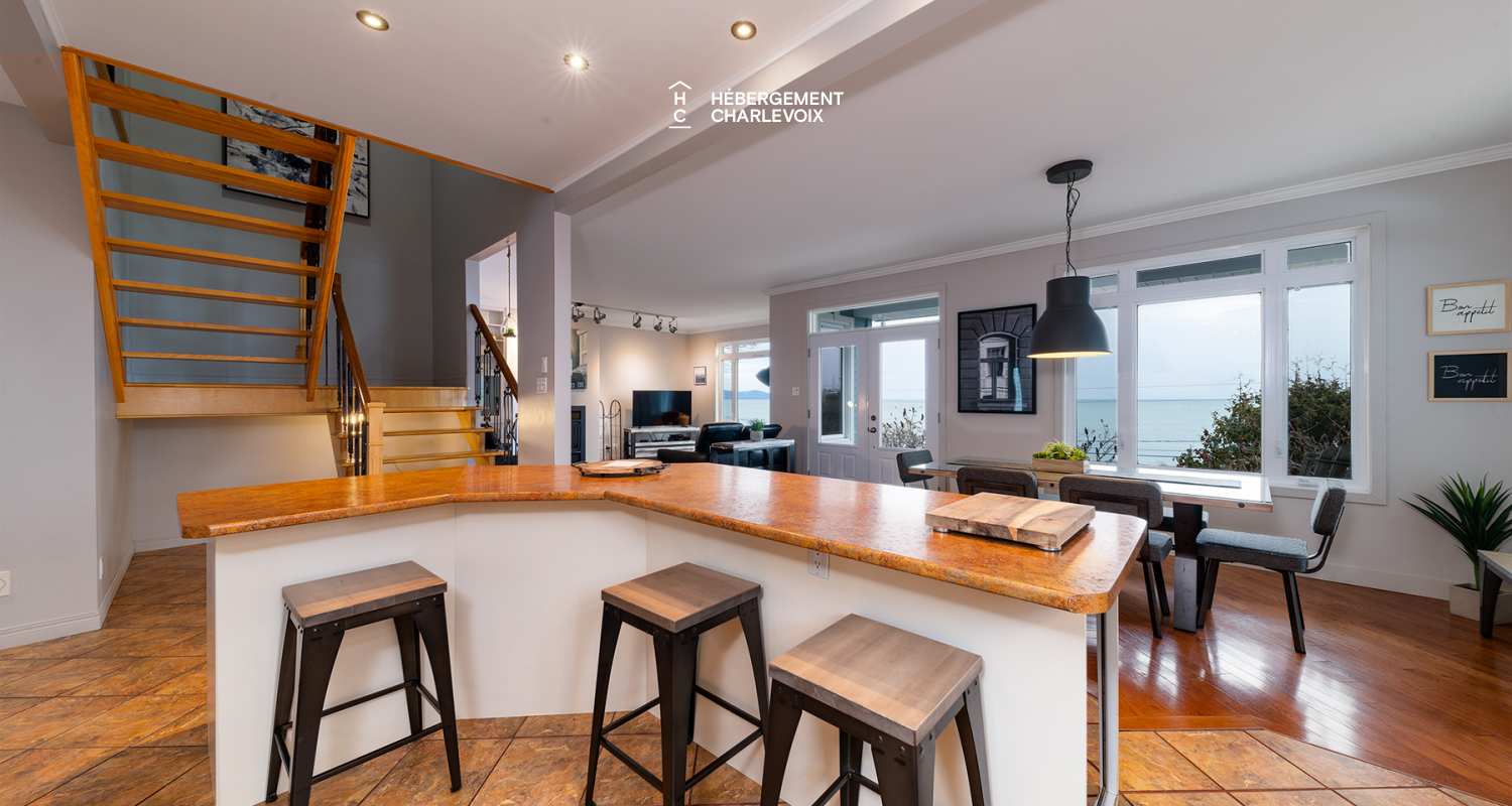 EAU- 318 - The view is magnificent on the St-Lawrence River!!