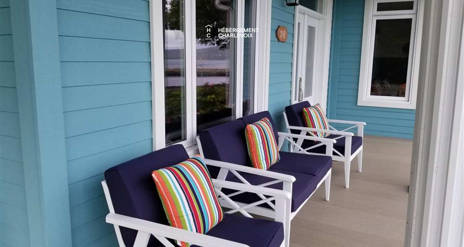 EAU- 318 - The view is magnificent on the St-Lawrence River!!