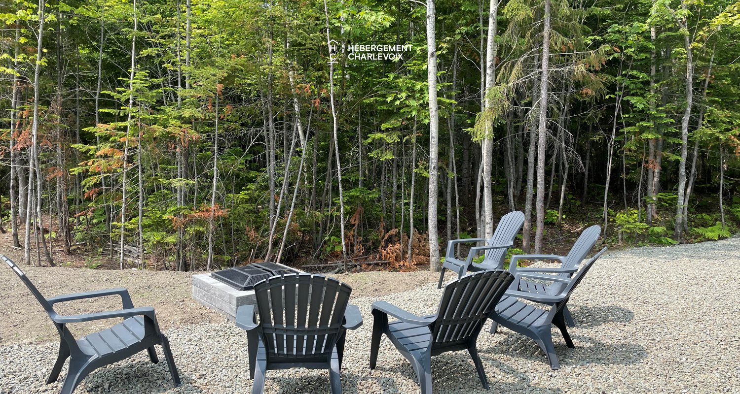 EVO-38 - Havre de paix qui cède toute sa place à la nature charlevoisienne !