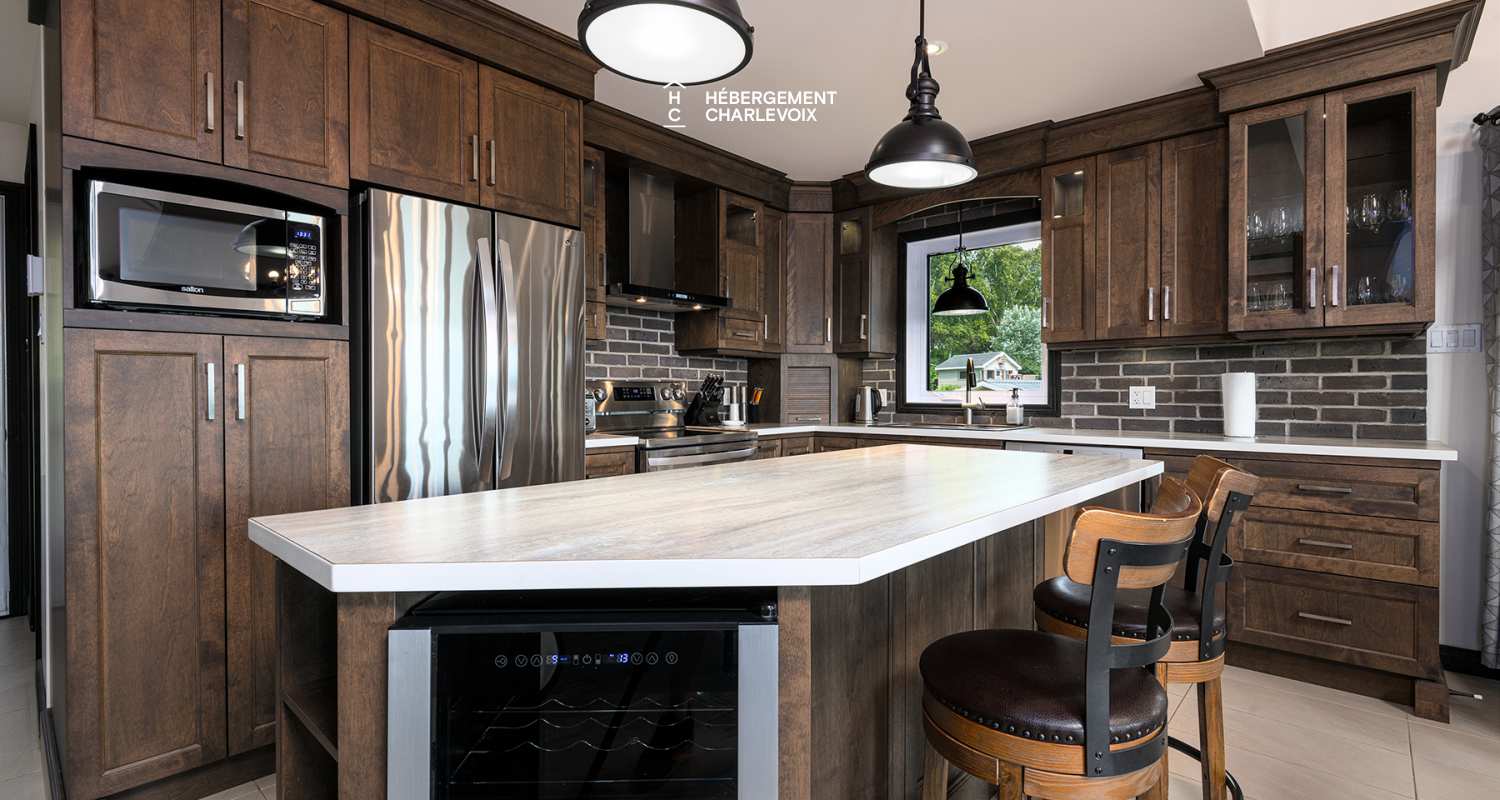 FEU-73 - Exceptional house with riverview