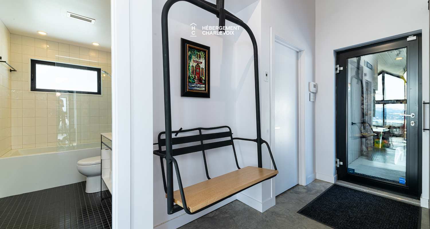 FLO-245 - Extraordinary brightness in Charlevoix.